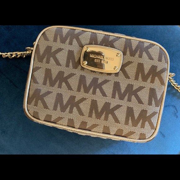Michael Kors Handbags - NWOT Michael Kors